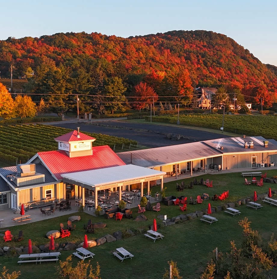 Coteau Rougemont Winery - Quebec